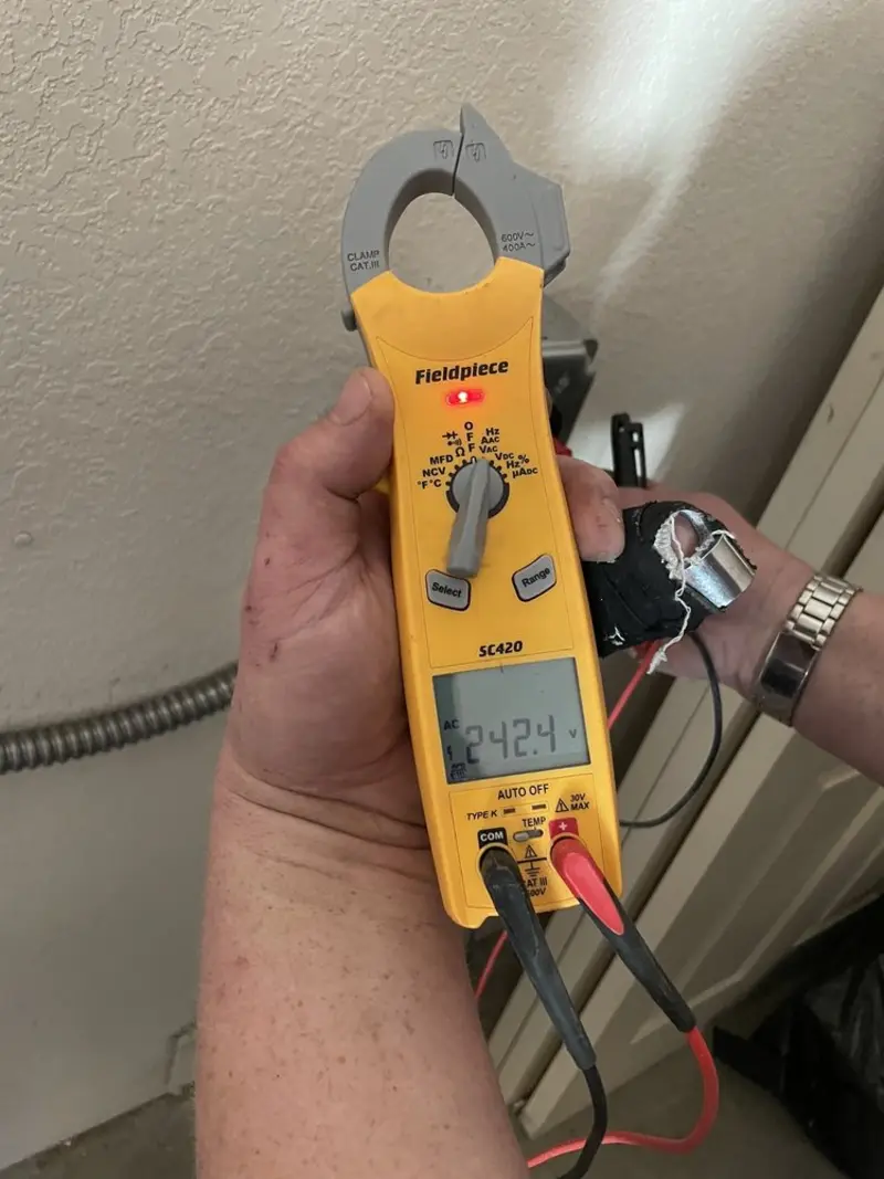 Voltage testing with clamp meter during Generator Installation in Edgmont